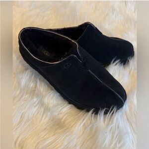 UGG Australia Men’s Neuman Ankle Boot Slippers. Men’s size 9, Slip-Ons